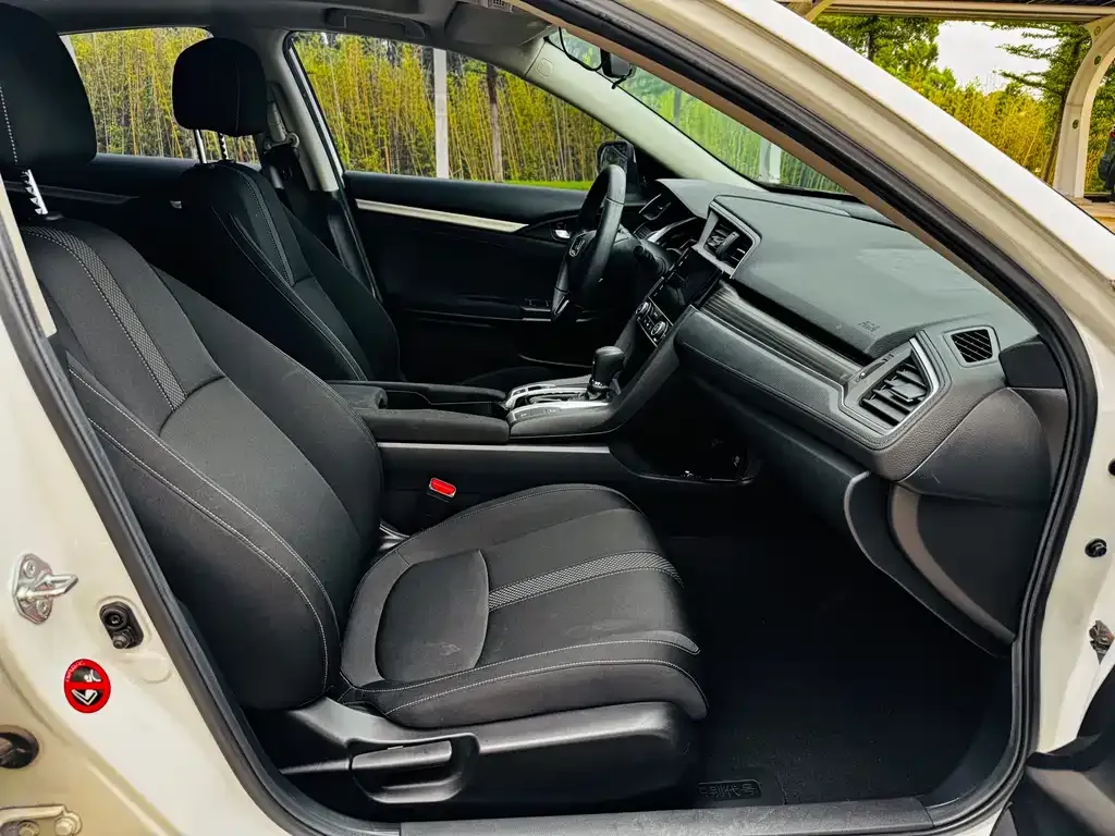 Honda Civic — фото 7