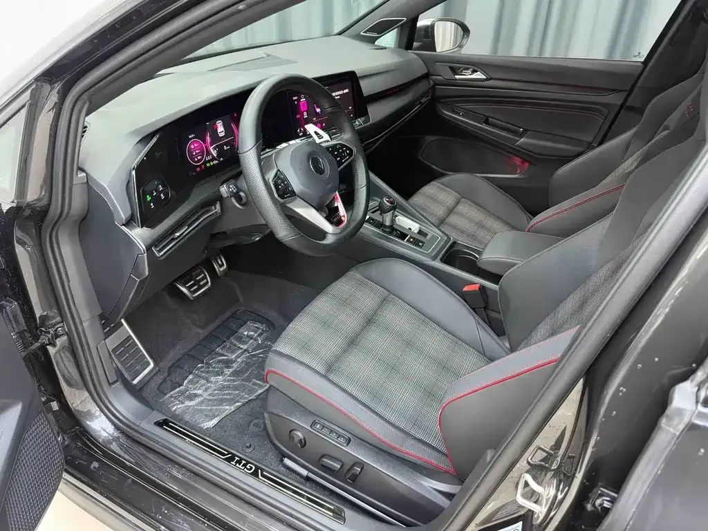 Volkswagen Golf GTI — фото 7