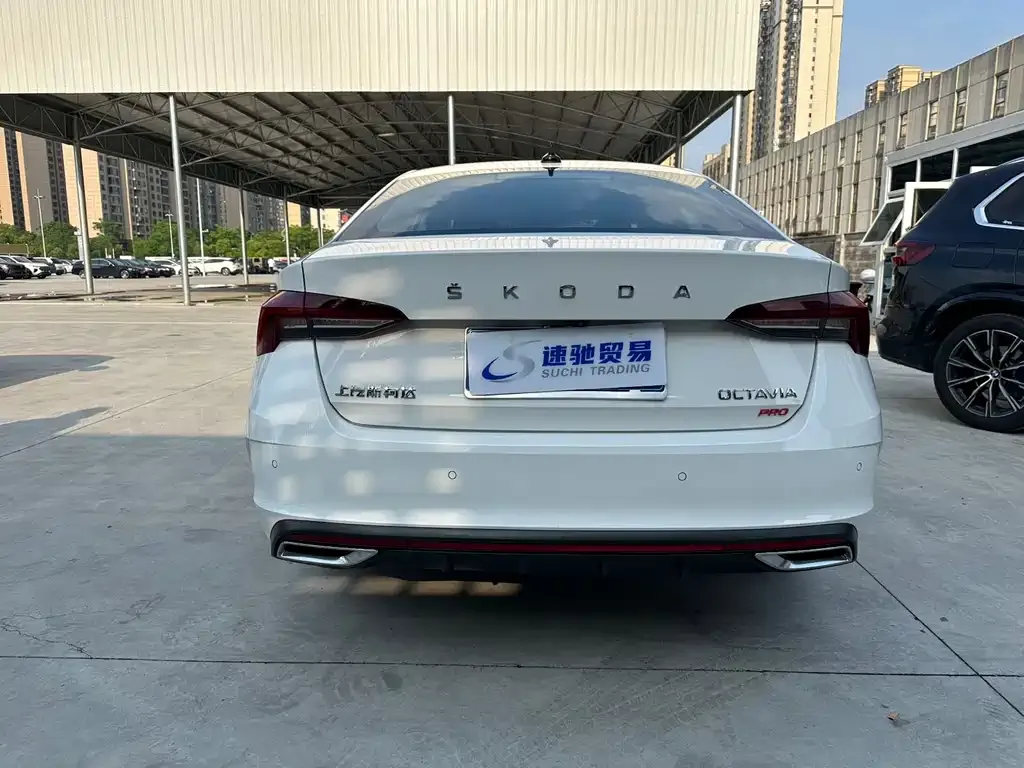 Skoda Octavia — фото 7