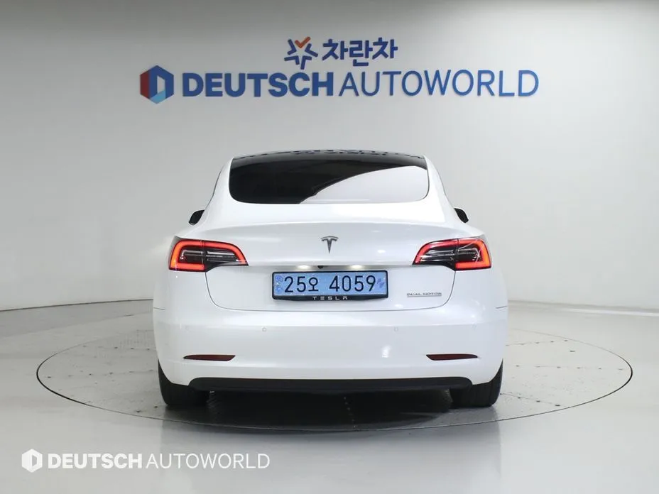 Tesla Model 3 2022 из KR, фото 2