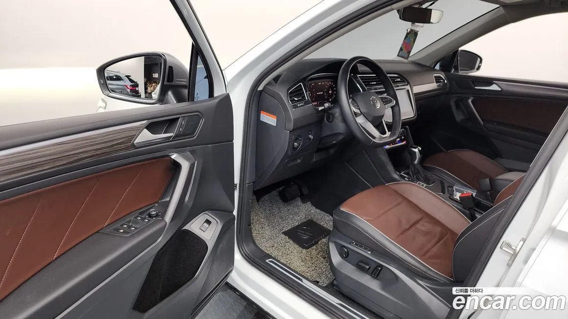 Volkswagen Tiguan — фото 6