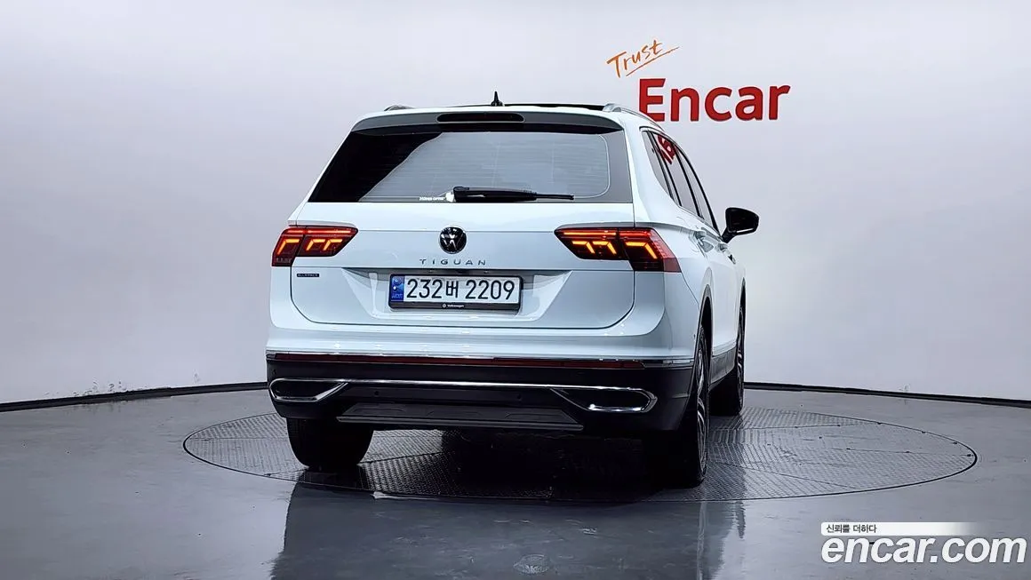 Volkswagen Tiguan — фото 4