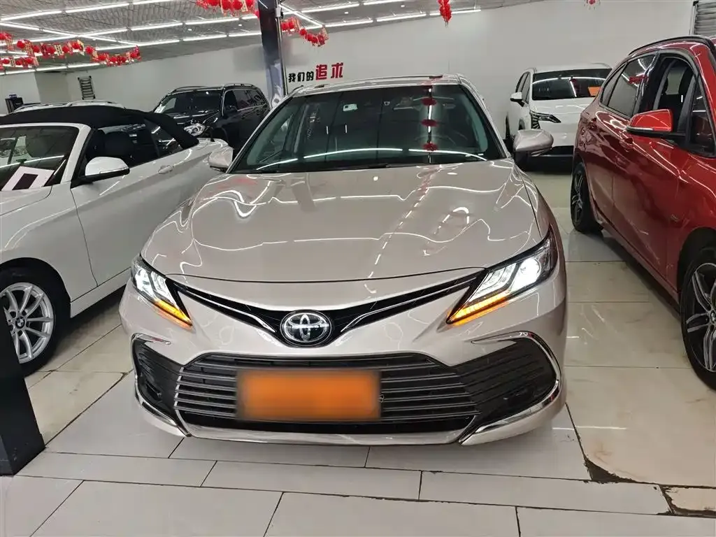 Toyota Camry — фото 8