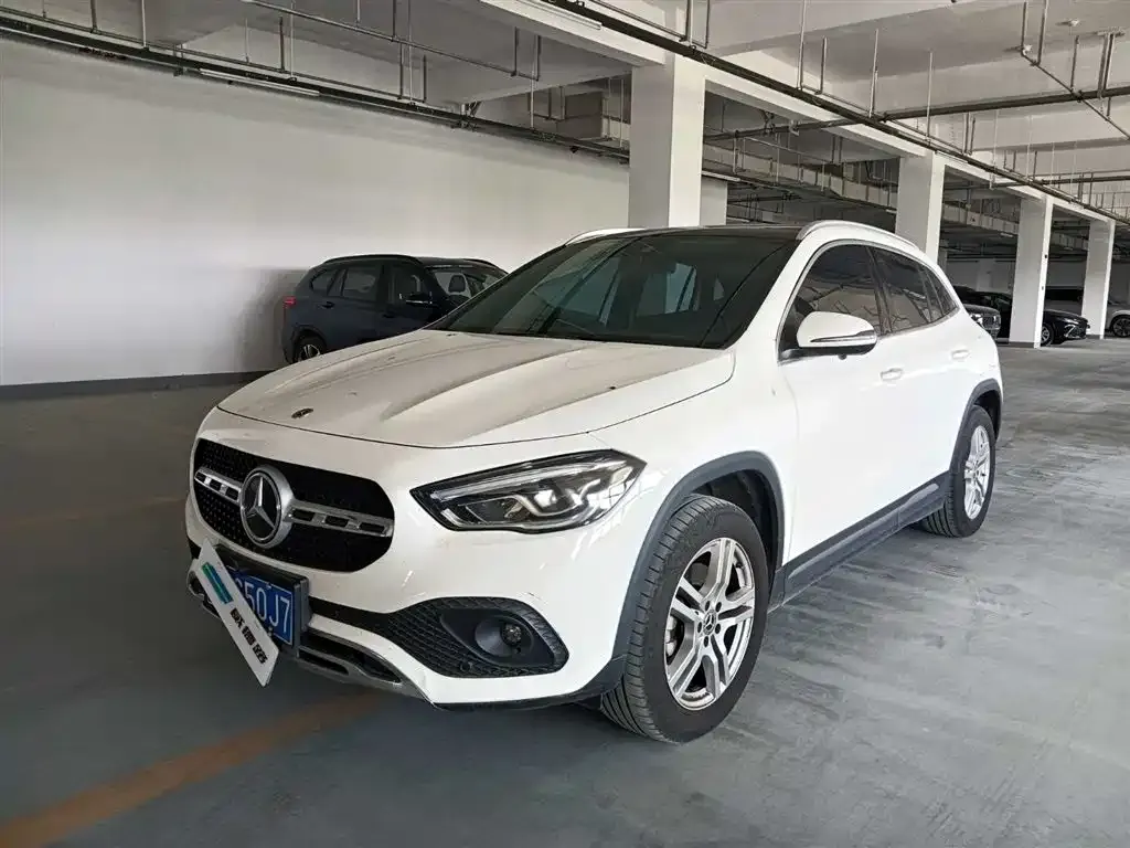 Mercedes-Benz GLA — фото 1