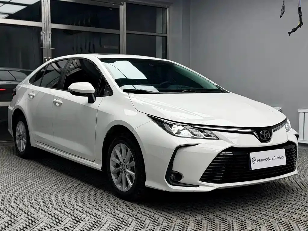 Toyota Corolla — фото 4
