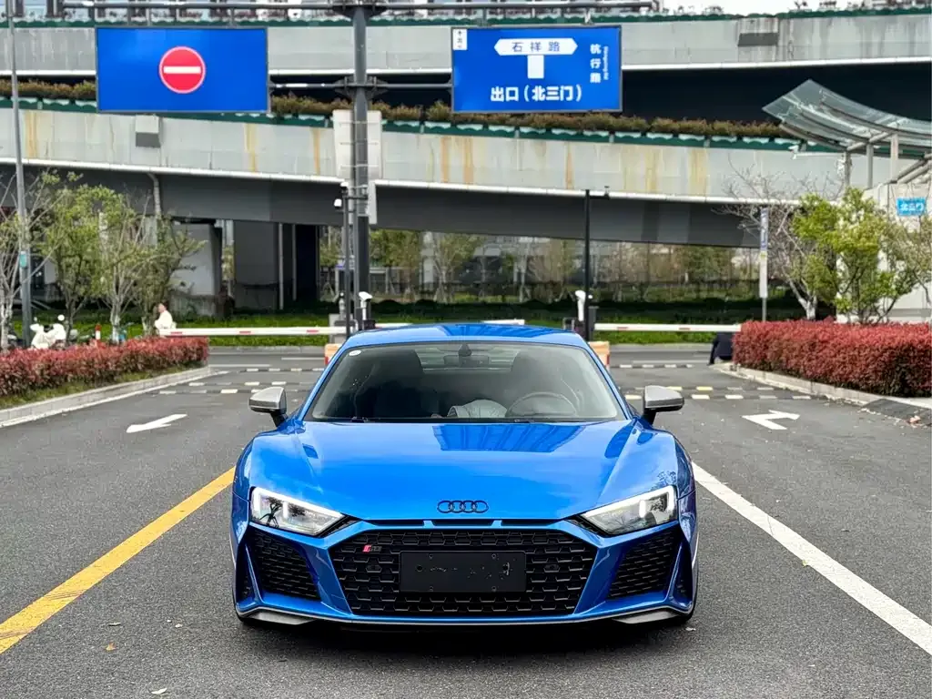 Audi R8
