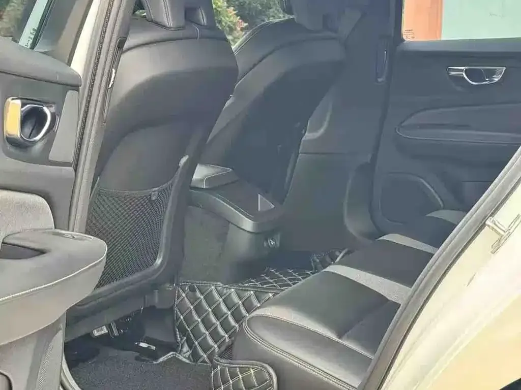 Volvo S60 2021 из CN, фото 2