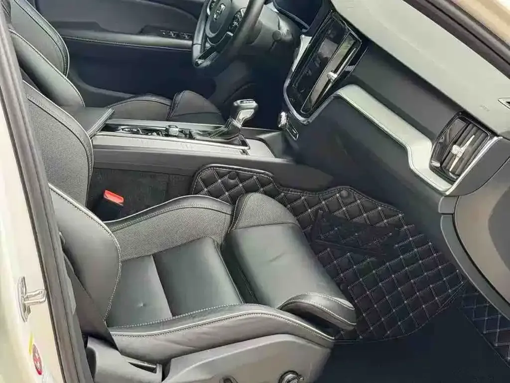 Volvo S60 2021 из CN, фото 6