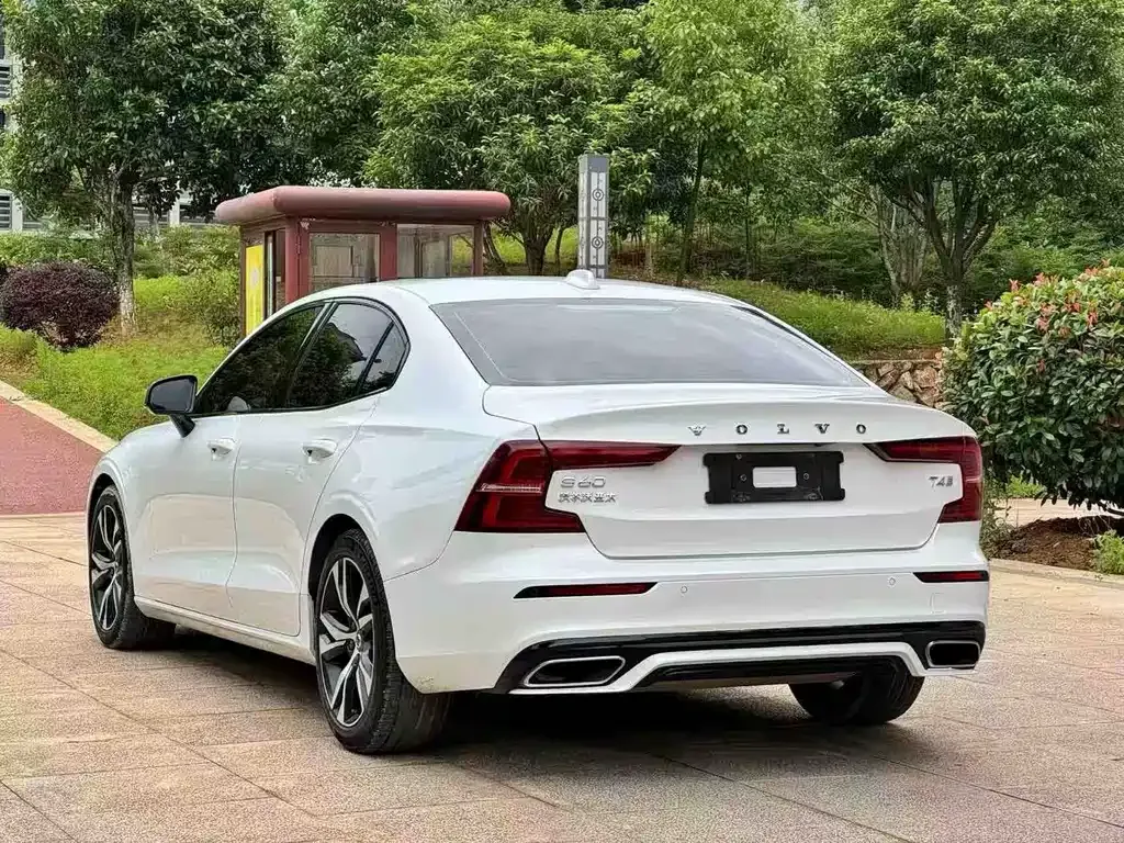 Volvo S60 2021 из CN, фото 8