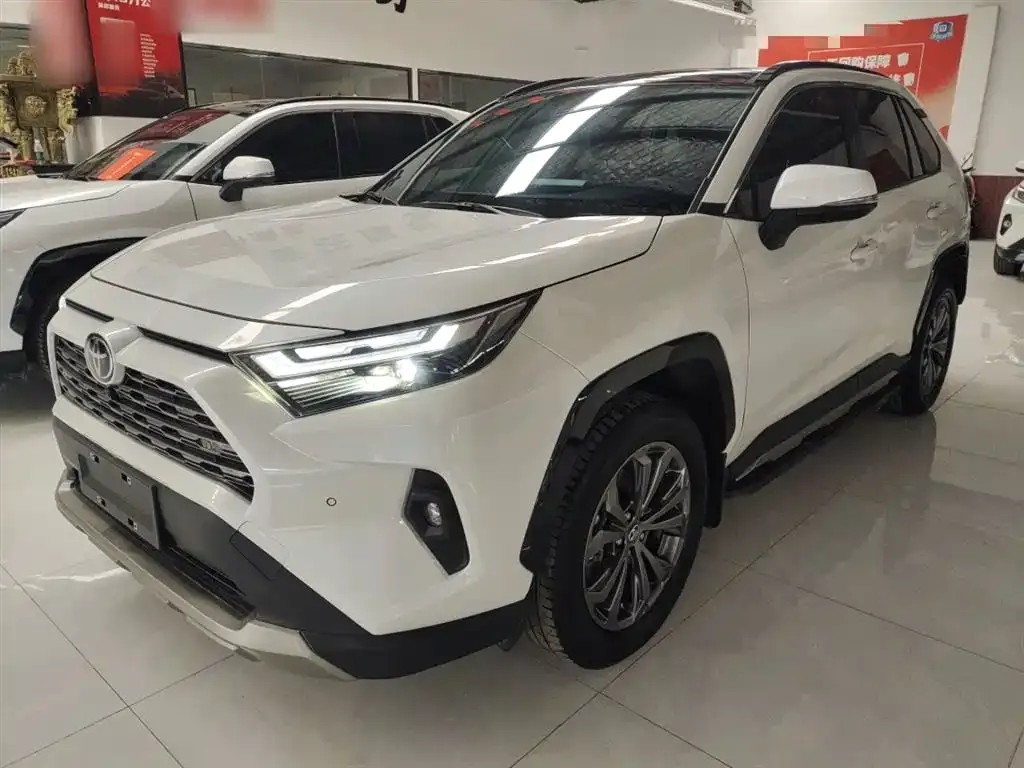 Toyota RAV4 — фото 1