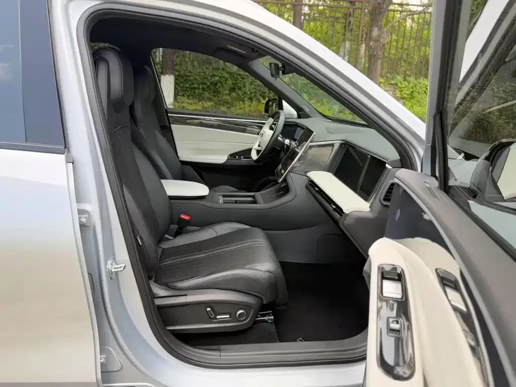 Geely Galaxy L7 — фото 8