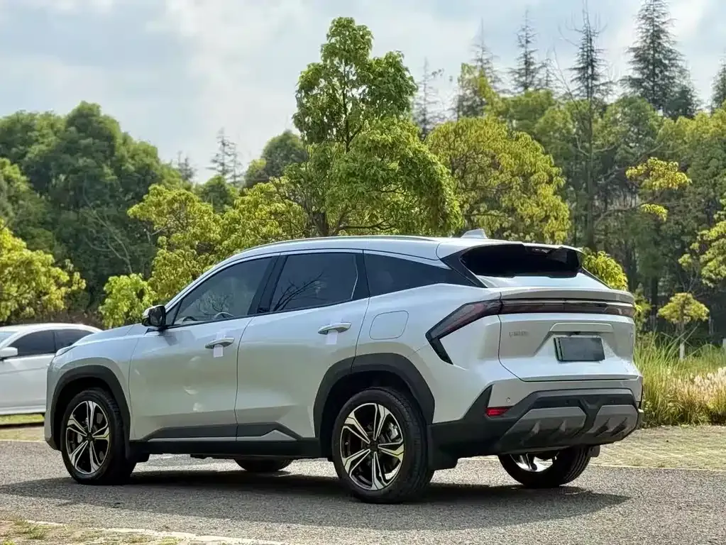 Geely Galaxy L7 — фото 10