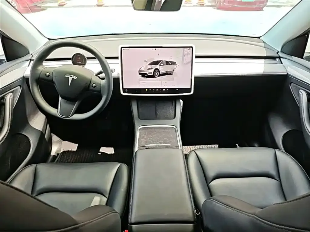 Tesla Model Y — фото 3