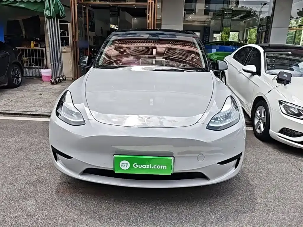 Tesla Model Y — фото 9