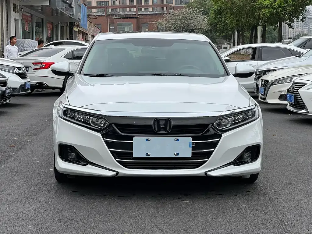 Honda Accord — фото 7