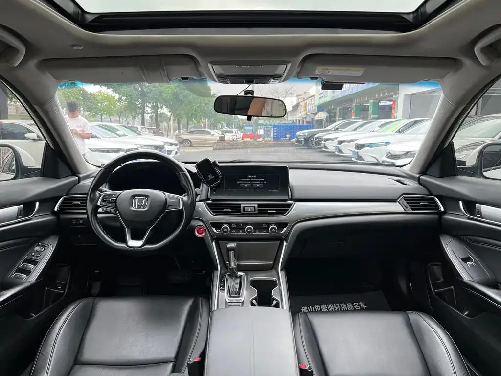 Honda Accord — фото 3