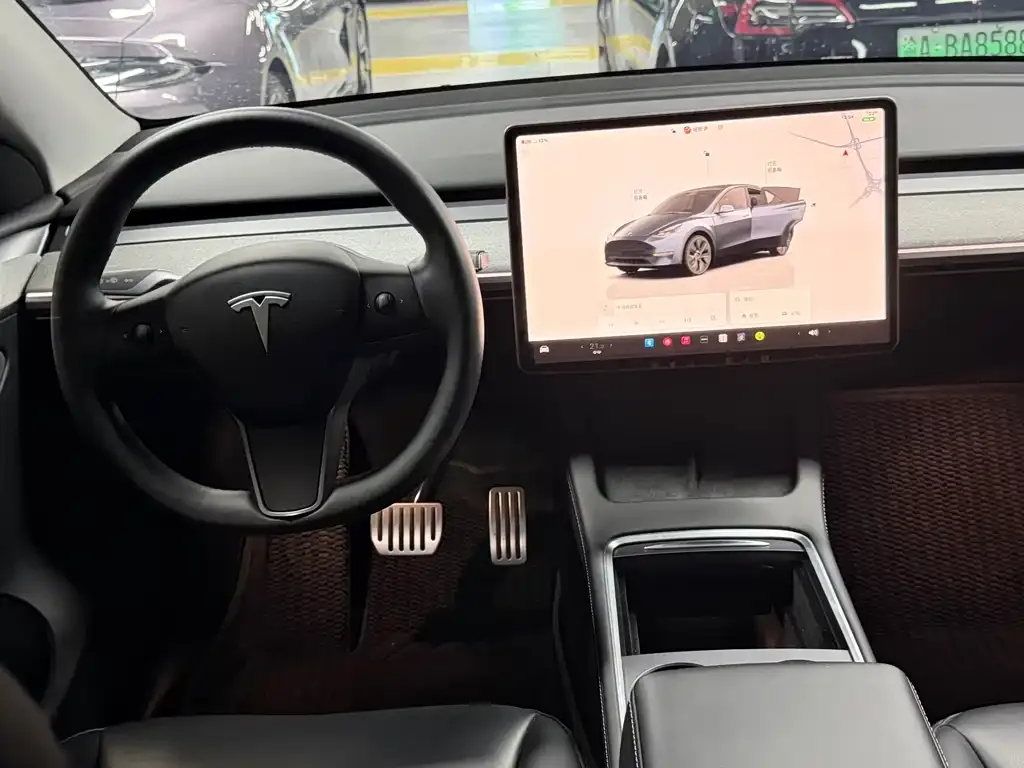 Tesla Model Y — фото 3