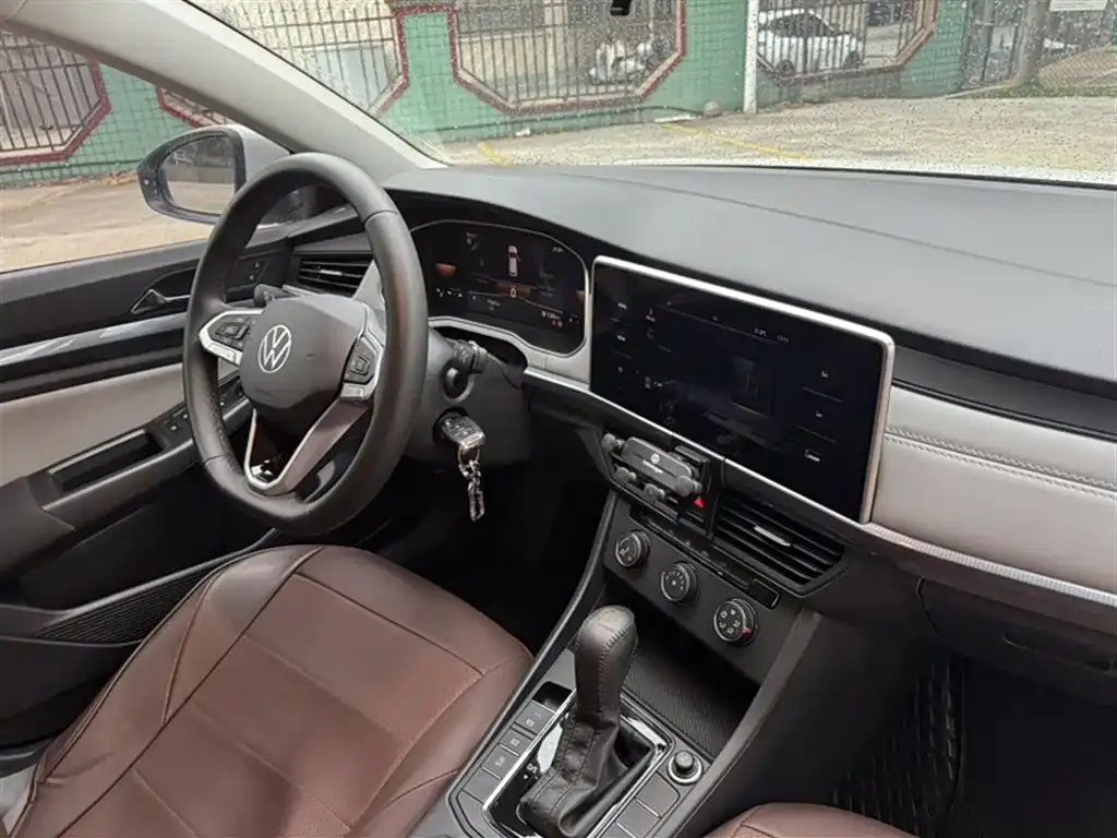 Volkswagen Bora 2023 из CN, фото 10