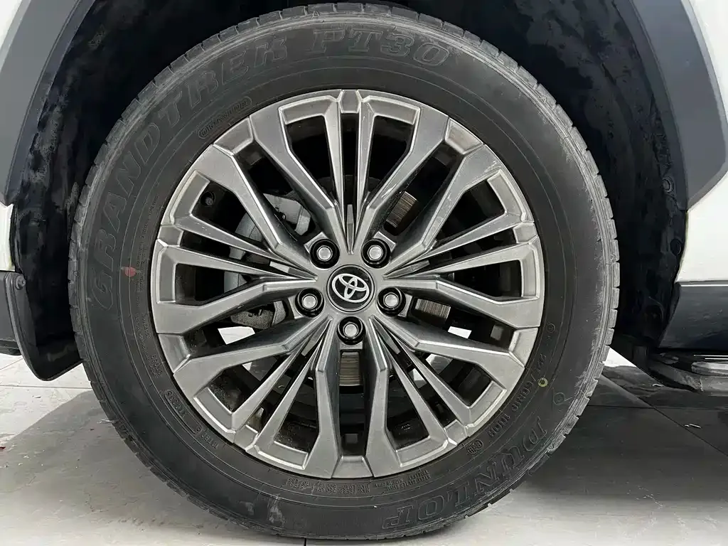 Toyota Wildlander — фото 9