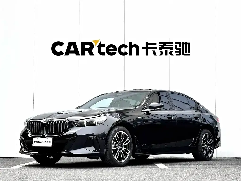 BMW 5 Series — фото 1