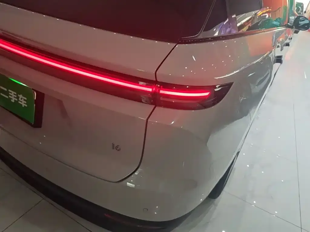 Li Auto i6 — фото 3