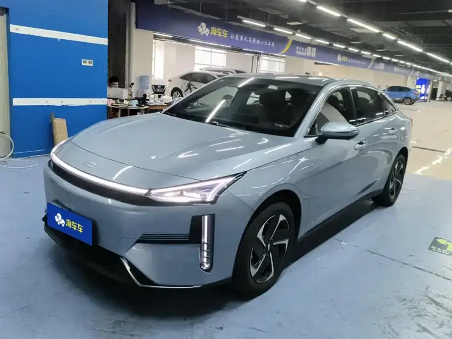 Geely Galaxy L6 — фото 1