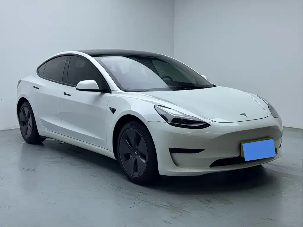 Tesla Model 3 — фото 3