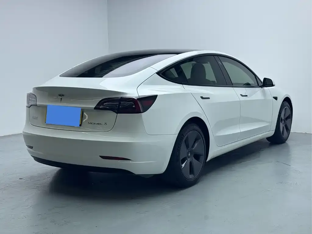 Tesla Model 3 — фото 8