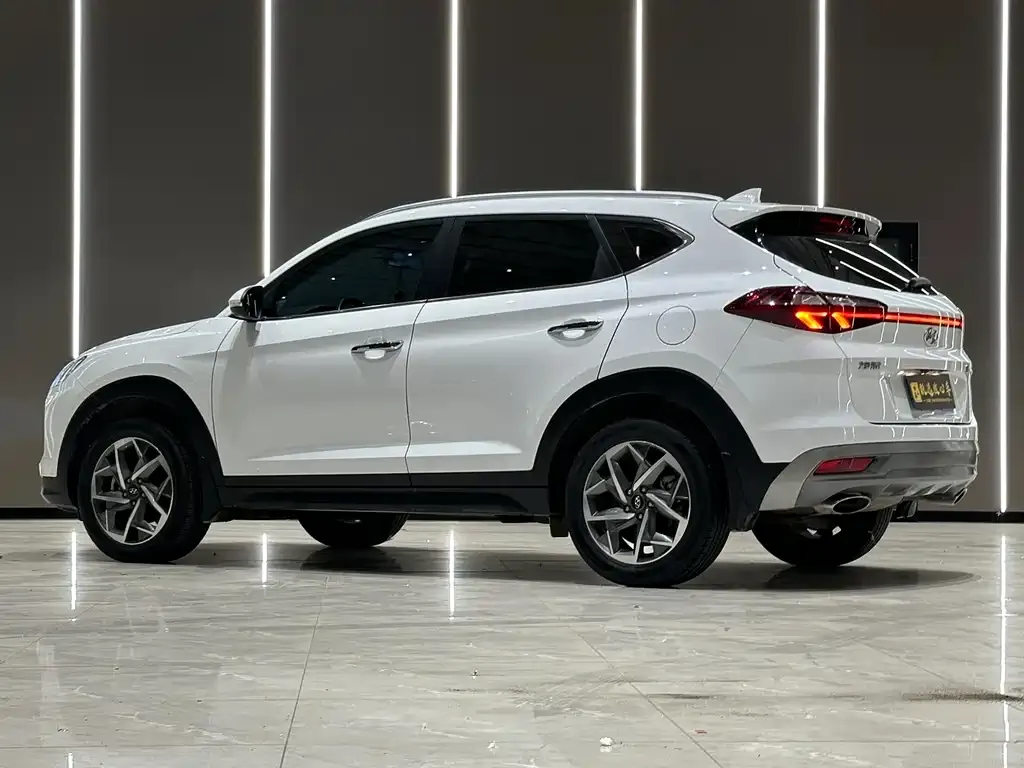 Hyundai Tucson — фото 5