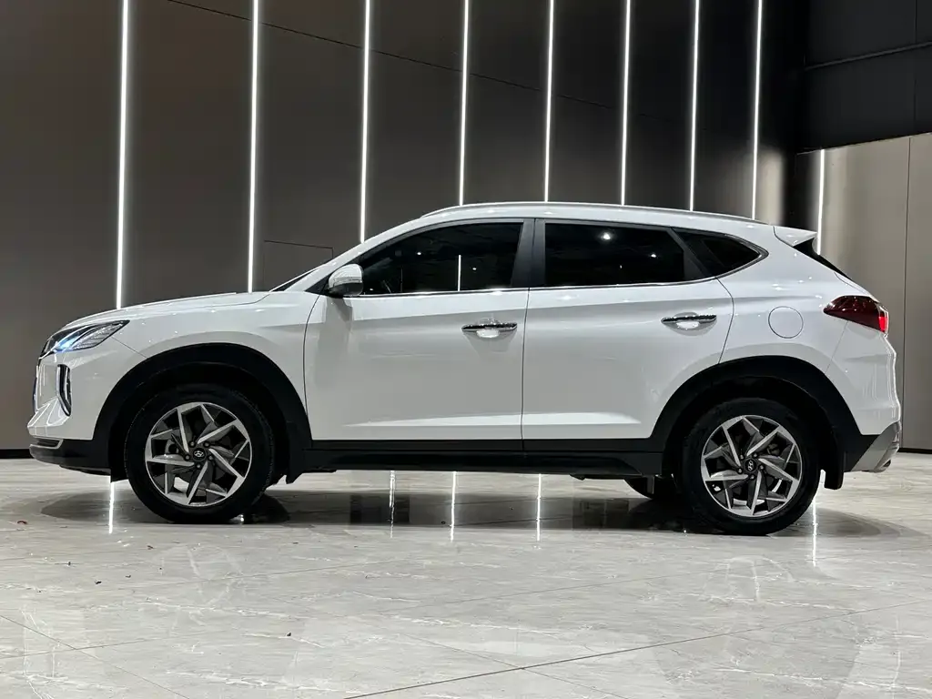 Hyundai Tucson — фото 8