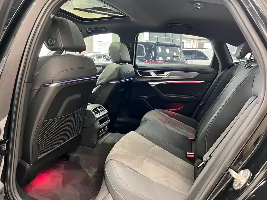 Audi A6L 2024 из CN, фото 8