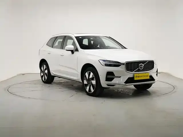 Volvo XC60 — фото 3