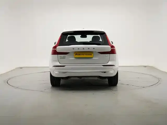 Volvo XC60 — фото 2