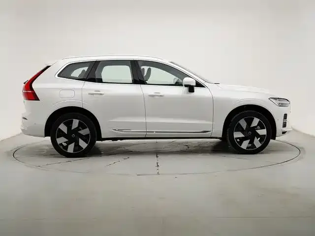 Volvo XC60 — фото 8