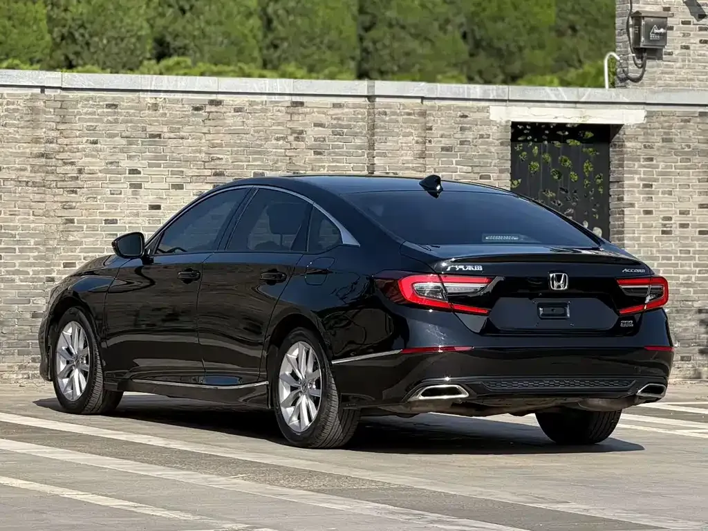 Honda Accord — фото 4