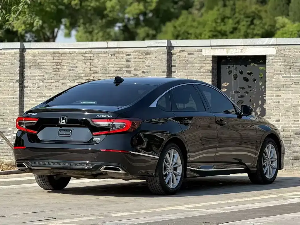 Honda Accord — фото 2