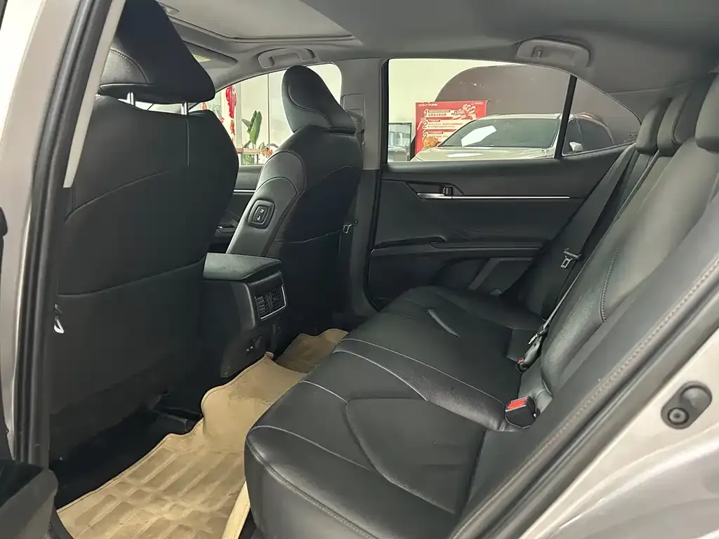 Toyota Camry 2022 из CN, фото 2