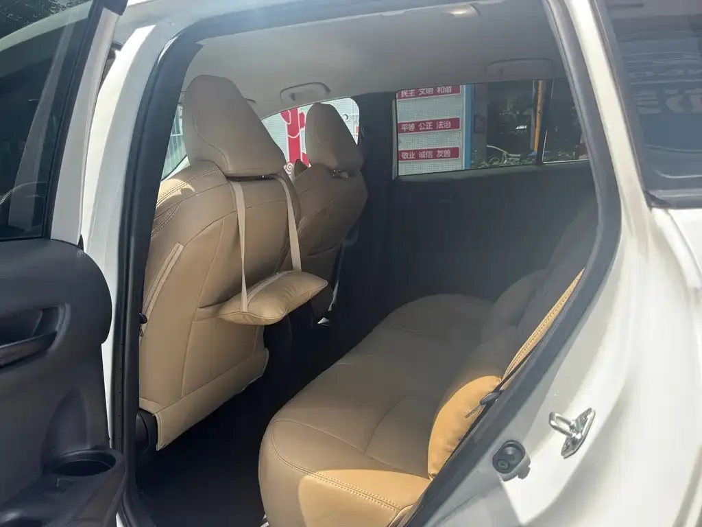 Toyota Frontlander 2023 из CN, фото 3
