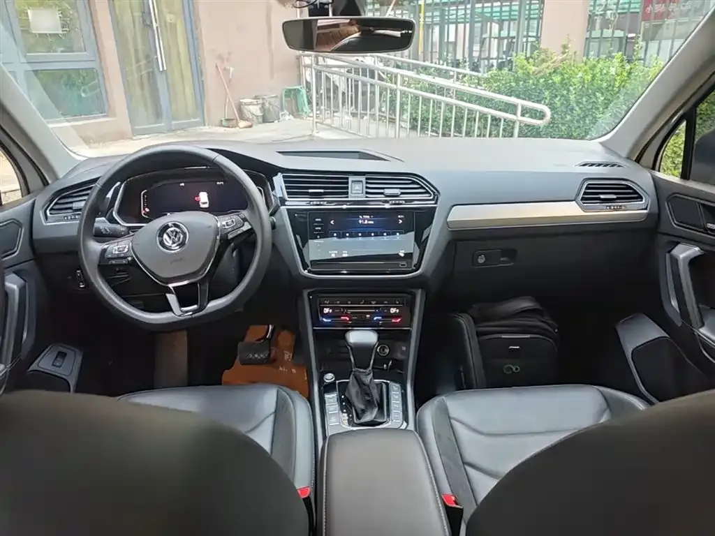 Volkswagen Tiguan L New Energy 2021 из CN, фото 2
