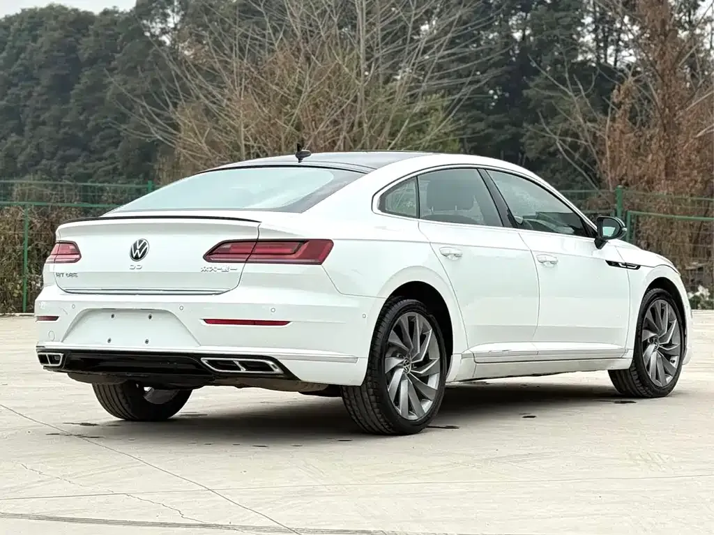 Volkswagen CC 2023 из CN, фото 8