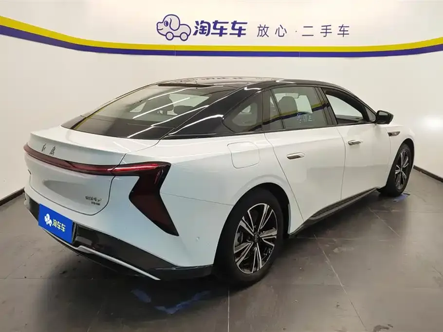 Hongqi EH7 2024 из CN, фото 10