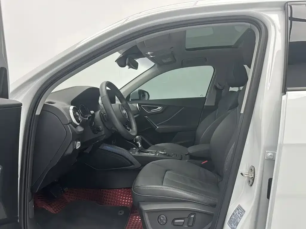 Audi Q2L 2023 из CN, фото 7