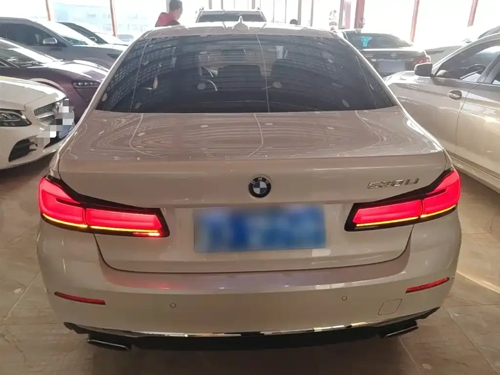 BMW 5 Series — фото 10