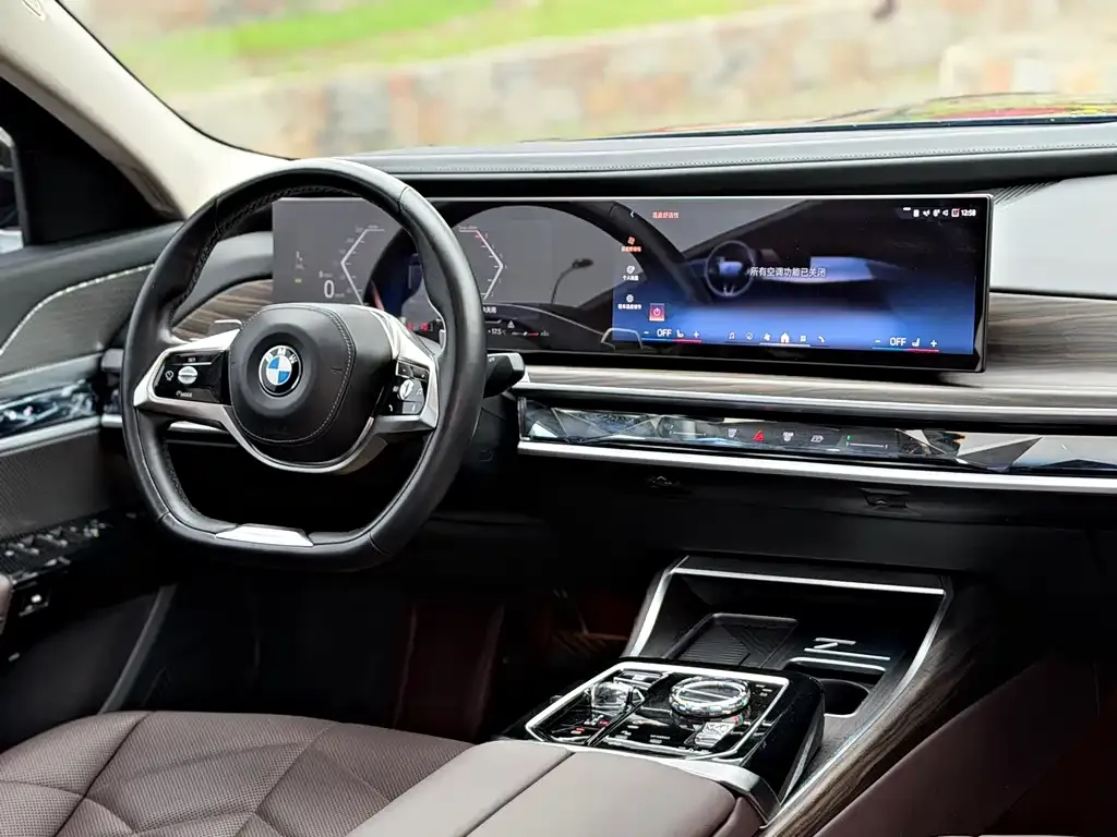BMW 7 Series — фото 4