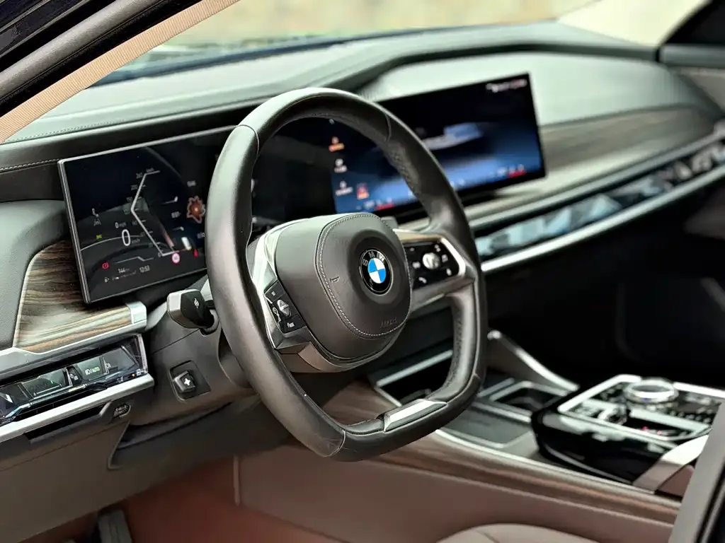 BMW 7 Series — фото 3