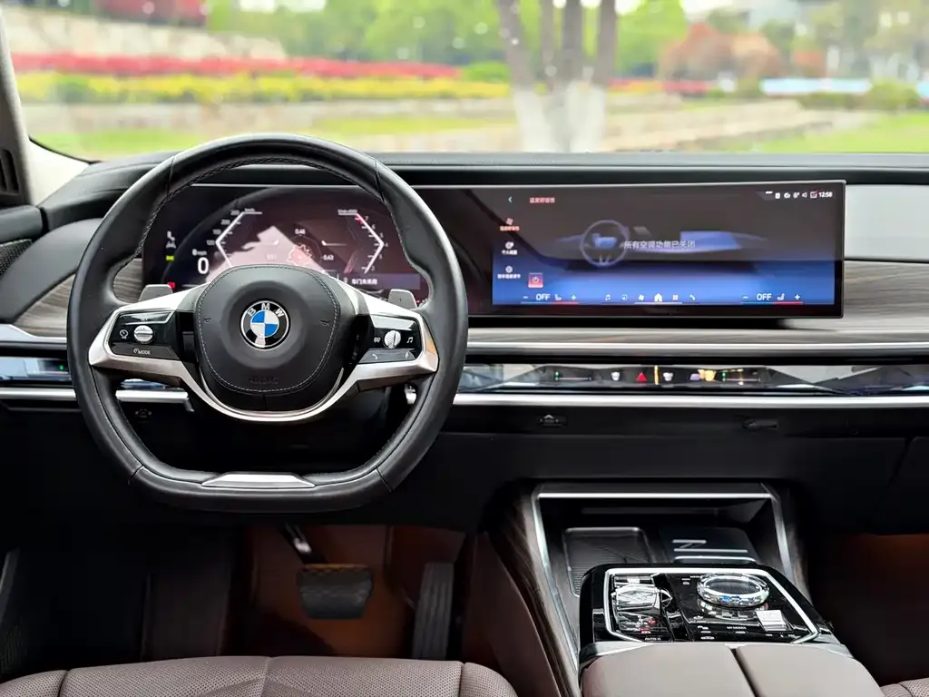 BMW 7 Series — фото 5