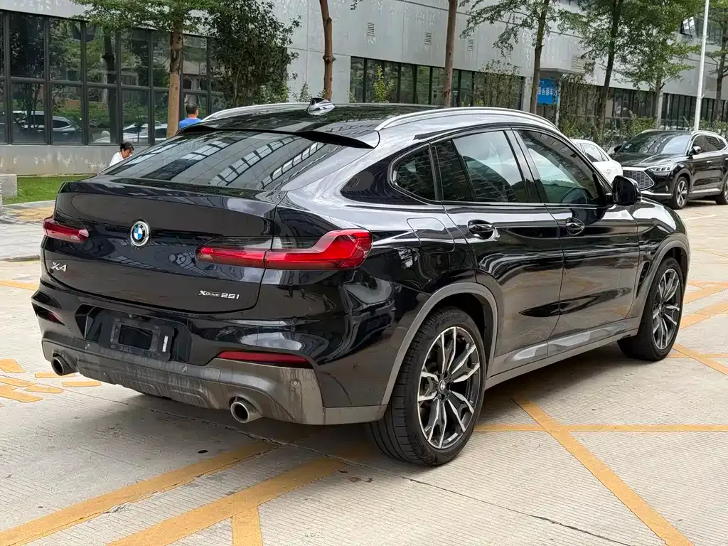 BMW X4 — фото 7