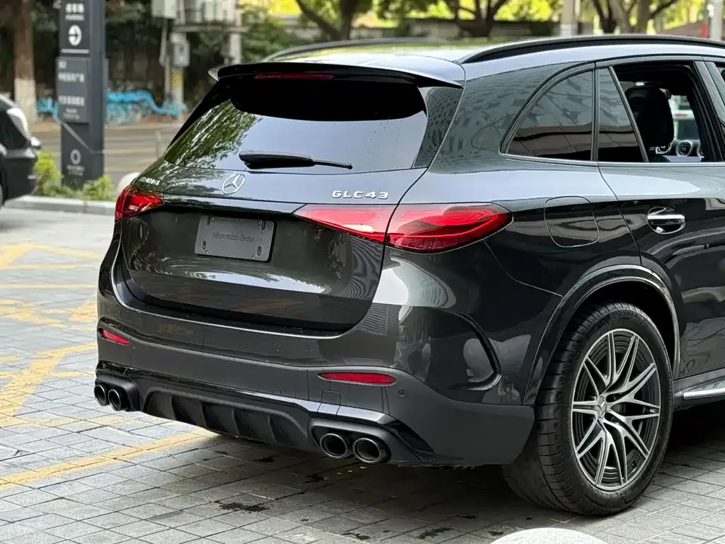 Mercedes-Benz GLC AMG — фото 2