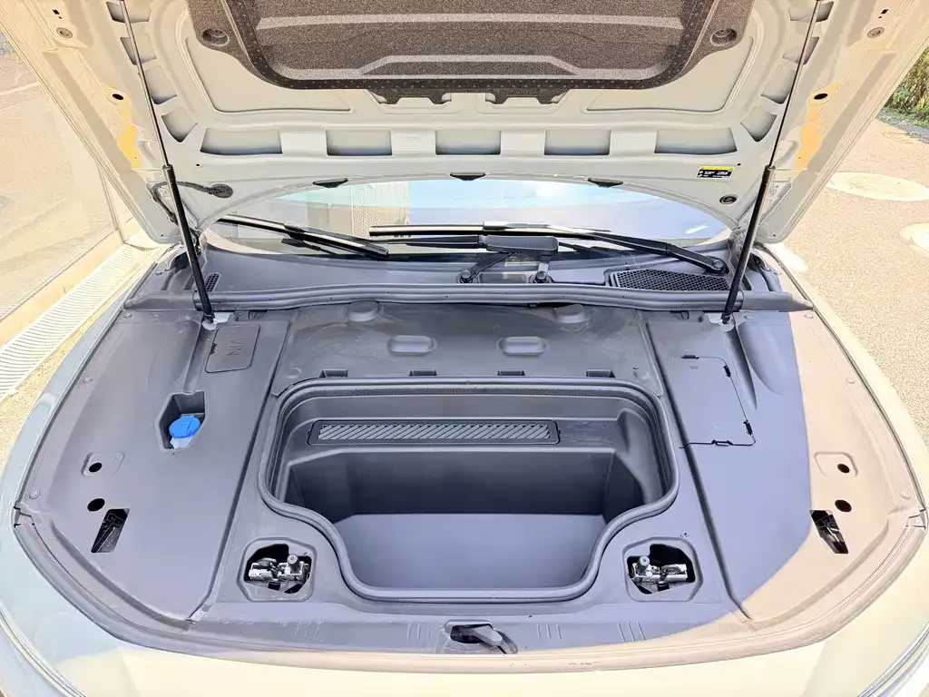 Audi 奥迪A6L e-tron 2026 из CN, фото 6