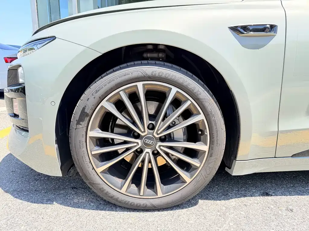 Audi 奥迪A6L e-tron 2026 из CN, фото 8